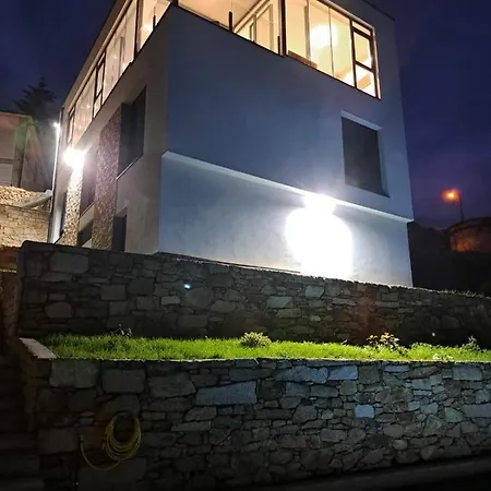 Casa En Tarela, Holiday home